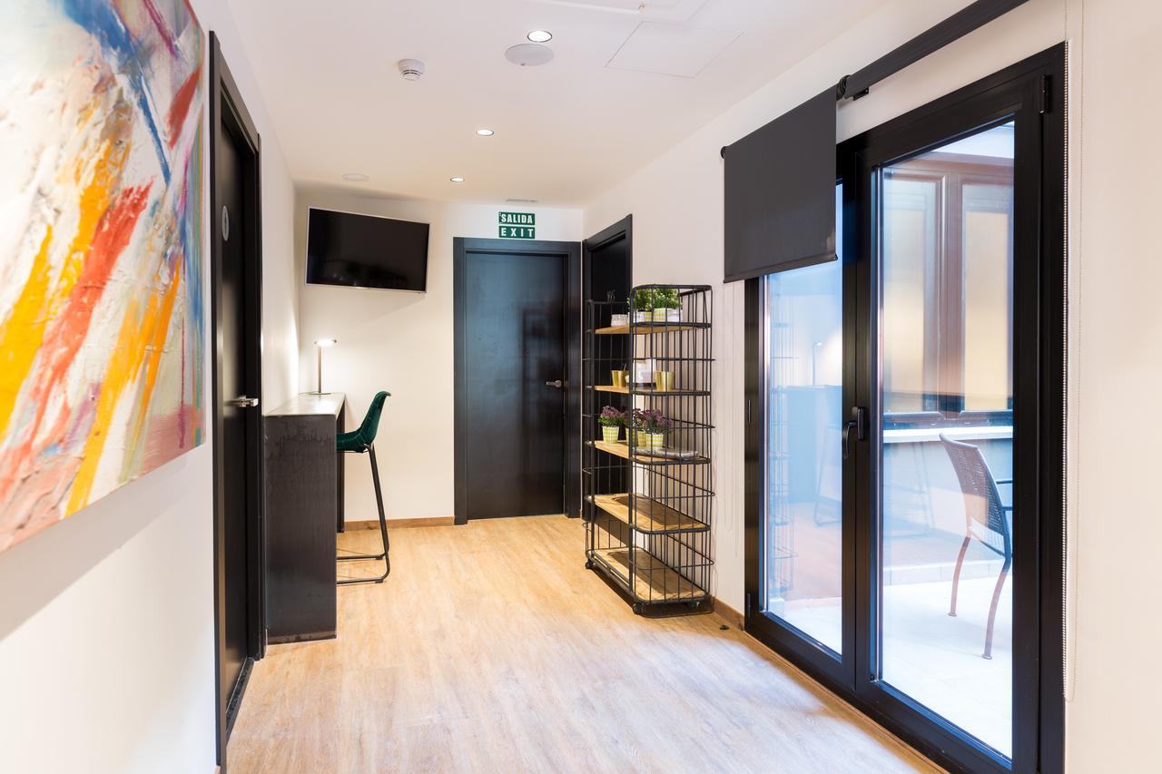 Hostal Airhostel Barcelona Airport 24h