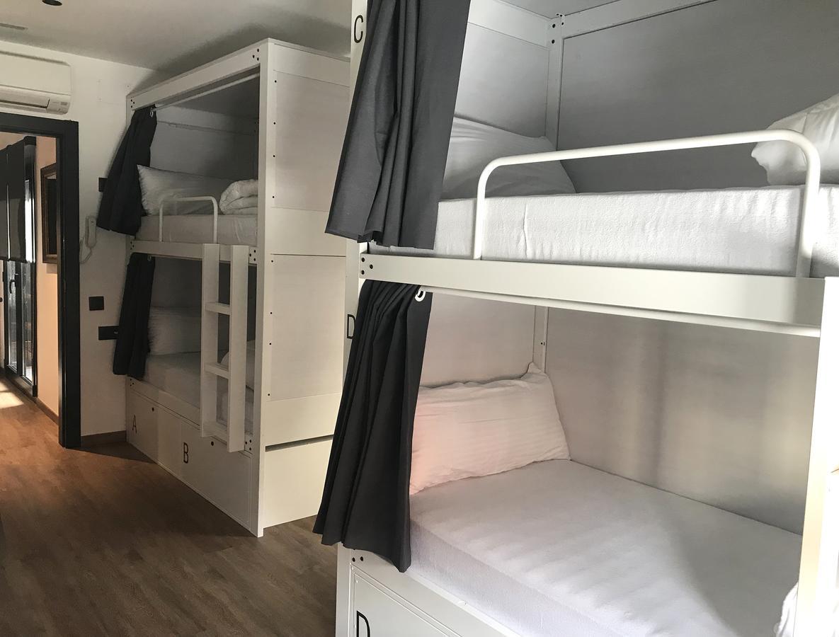 Hostal Airhostel Barcelona Airport 24h El Prat de Llobregat