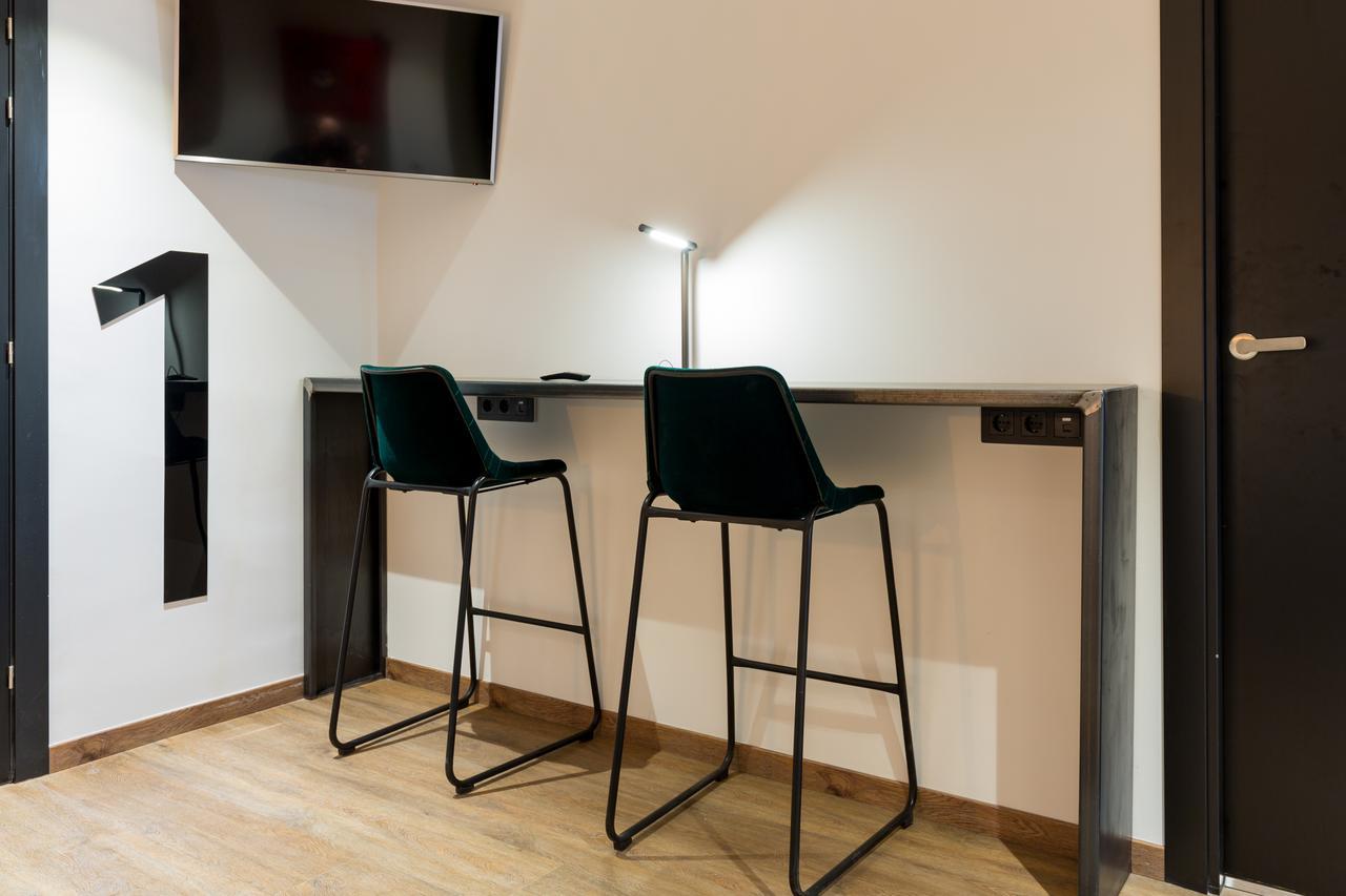 Hostal Airhostel Barcelona Airport 24h