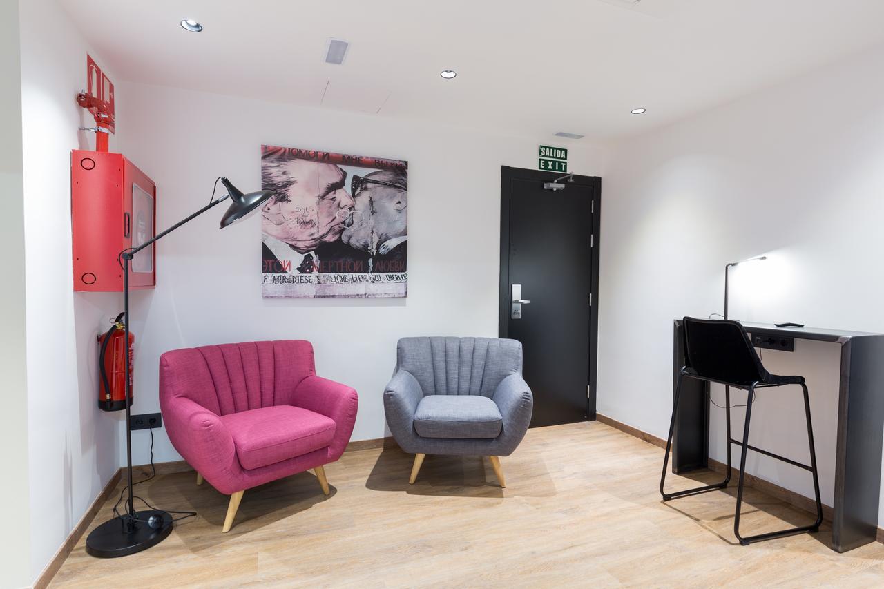 Hostal Airhostel Barcelona Airport 24h El Prat de Llobregat