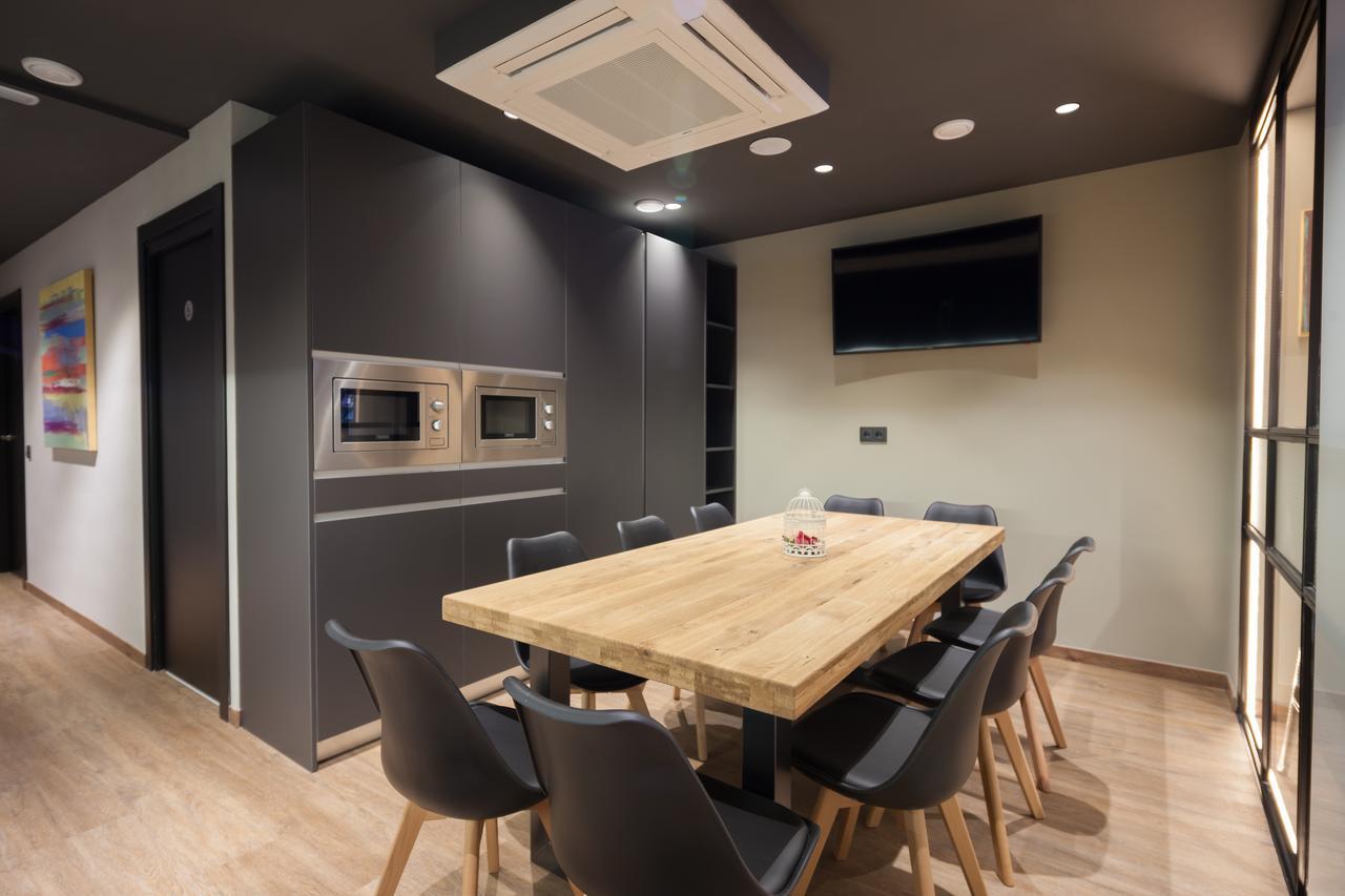 Airhostel Barcelona Airport 24h Hostal