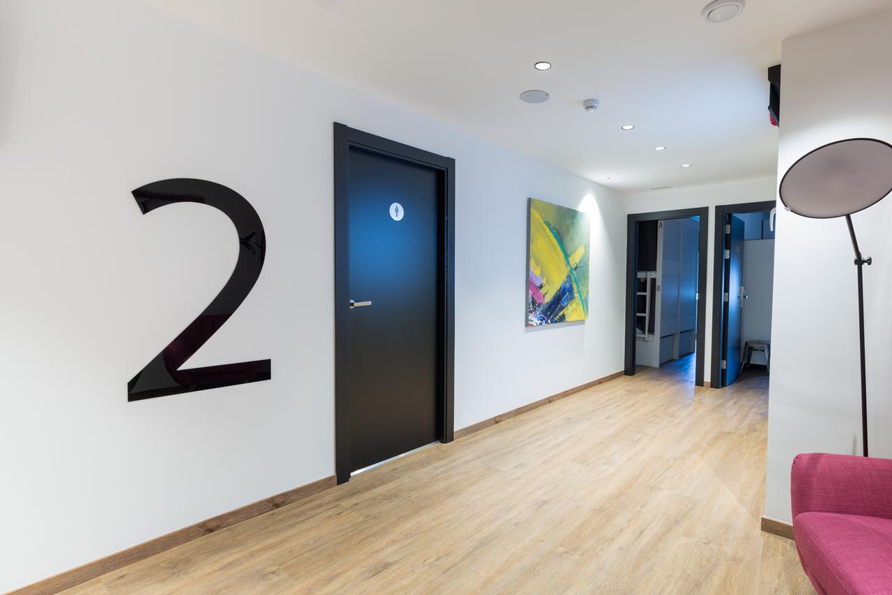 Airhostel Barcelona Airport 24h