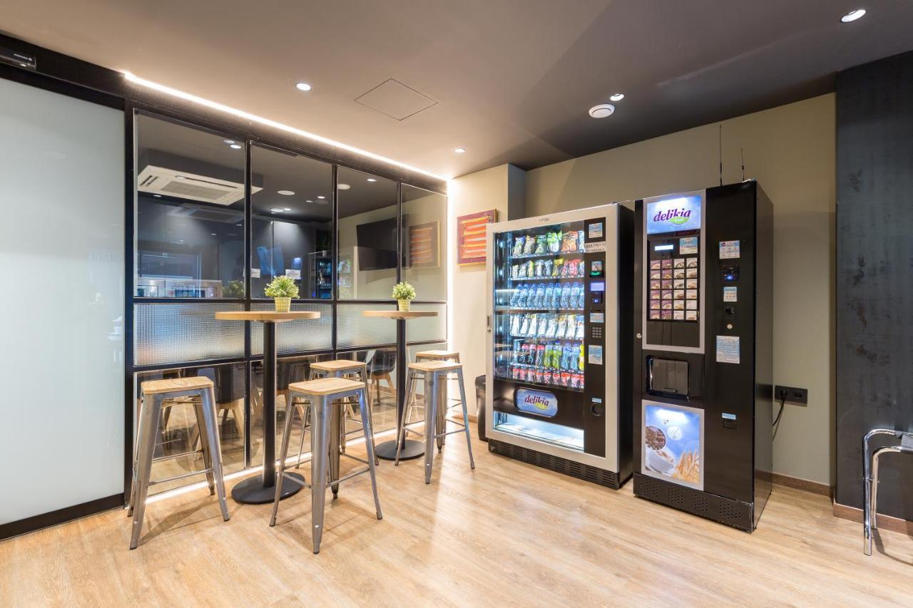 Airhostel Barcelona Airport 24h El Prat de Llobregat