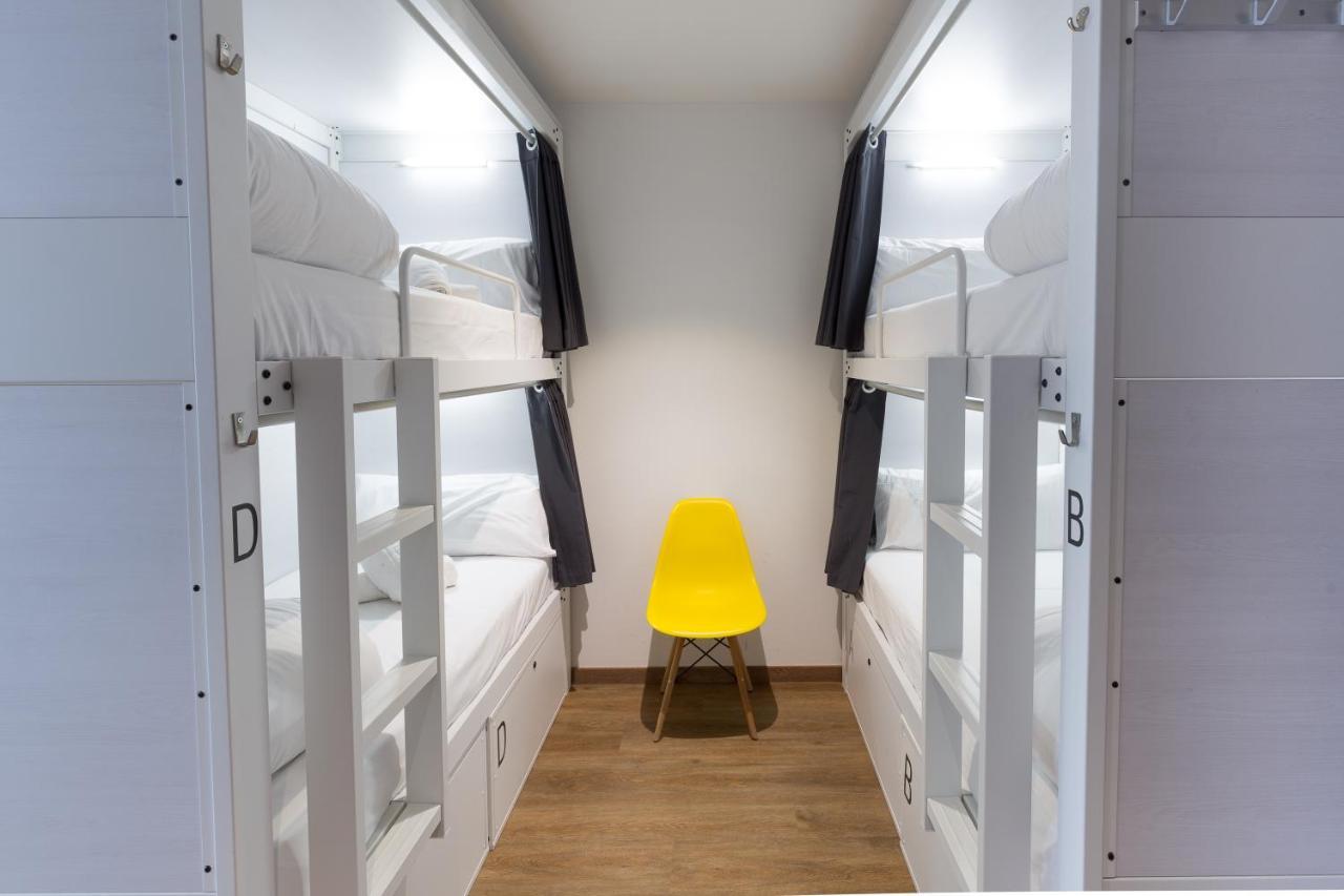 Airhostel Barcelona Airport 24h *