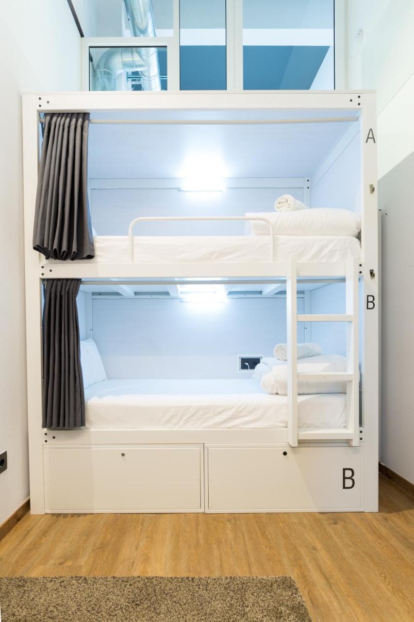 Airhostel Barcelona Airport 24h Albergue El Prat de Llobregat