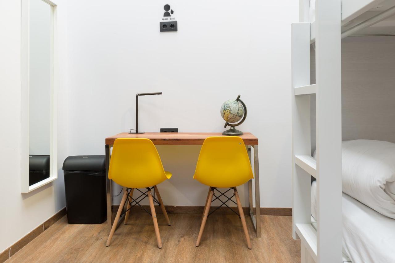 Airhostel Barcelona Airport 24h Albergue