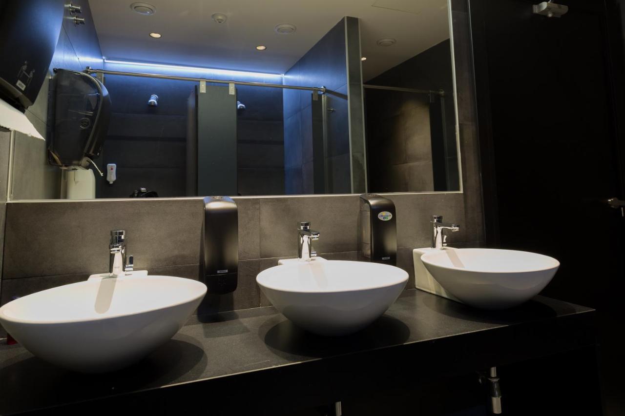 Airhostel Barcelona Airport 24h Albergue